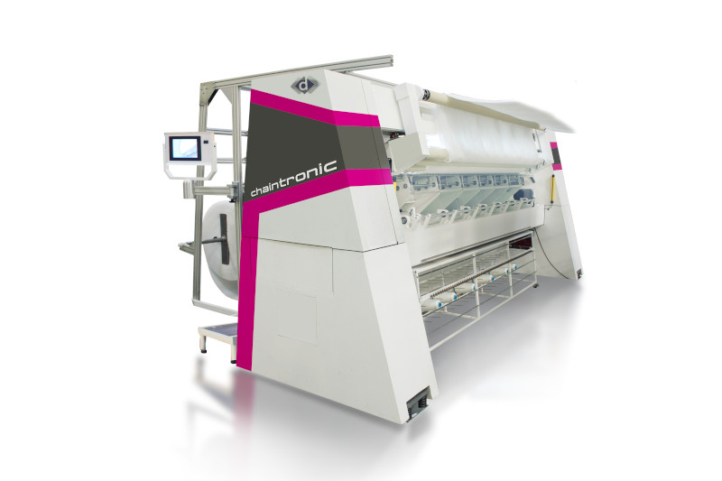 Vícejehlový prošívací stroj CHAINTRONIC 4 od společnosti Dahmen Textilmaschinen GmbH