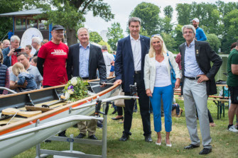 Familie Baumüller übergibt neues Boot für den Jugendbereich des Rudervereins Nürnberg